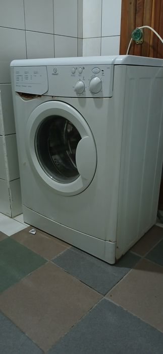 Kir yuvish moshinasi Indesit WI40 (mexanika)