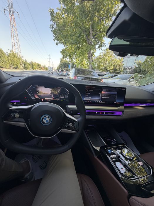 Bmw i5 35L Full option