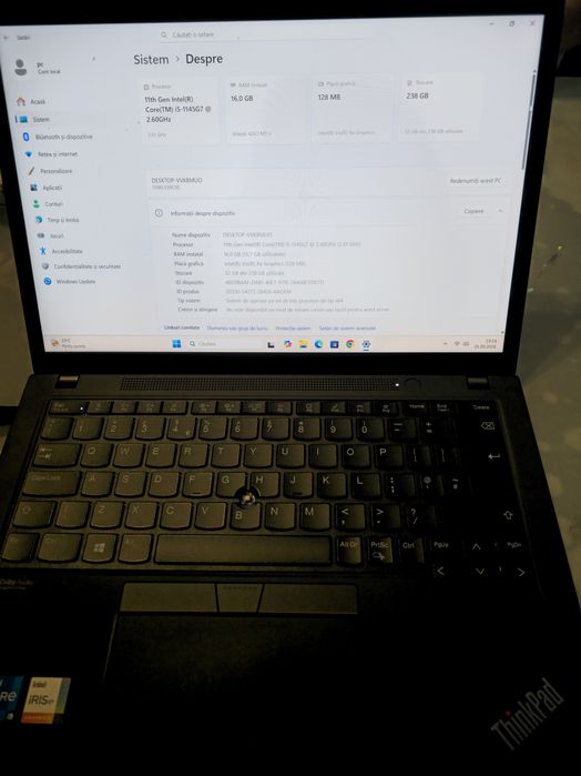Laptop Lenovo X13, i5-1145G7, ram 16gb, ssd 256gb