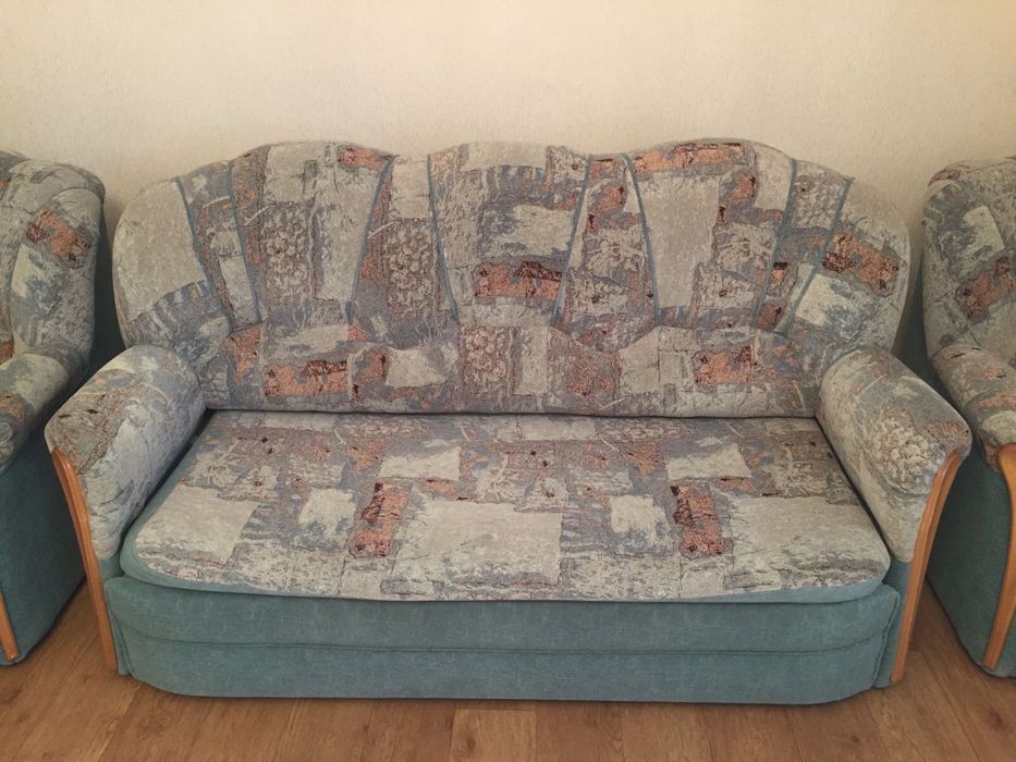 Продам диван срочно