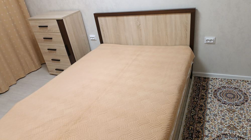 Кровать с комодом