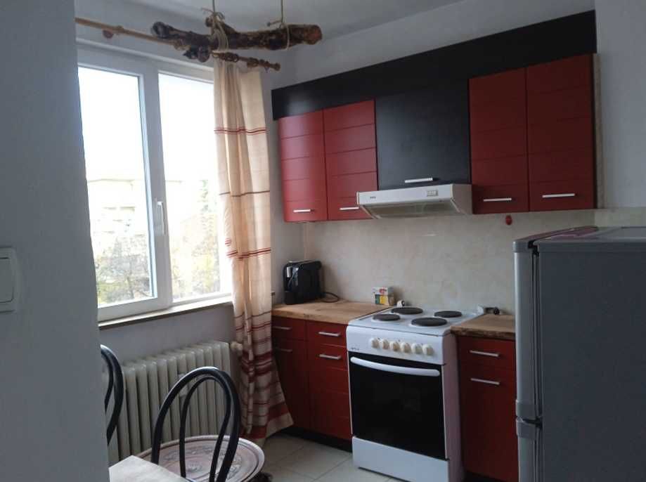 Дава се под наем Тристаен апартамент в София, Изток - 96 кв.м за 897.6 € - Снимка #1