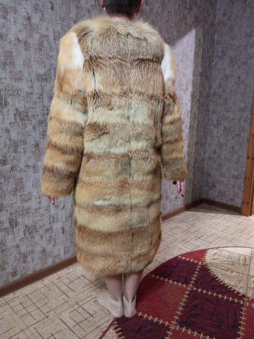 Шуба из меха лисы