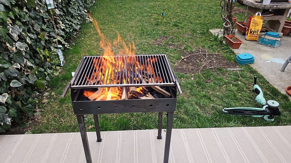 Gratar de gradina special cu trei nivele. Optional plita!