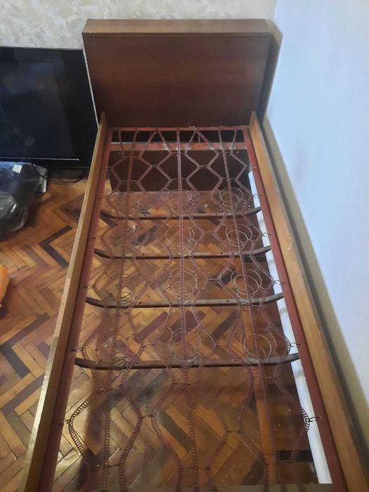 Продам кровать полуторка
