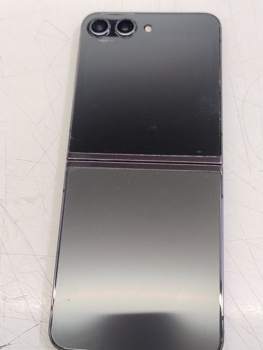 Vând telefon mobil Samsung flip 5