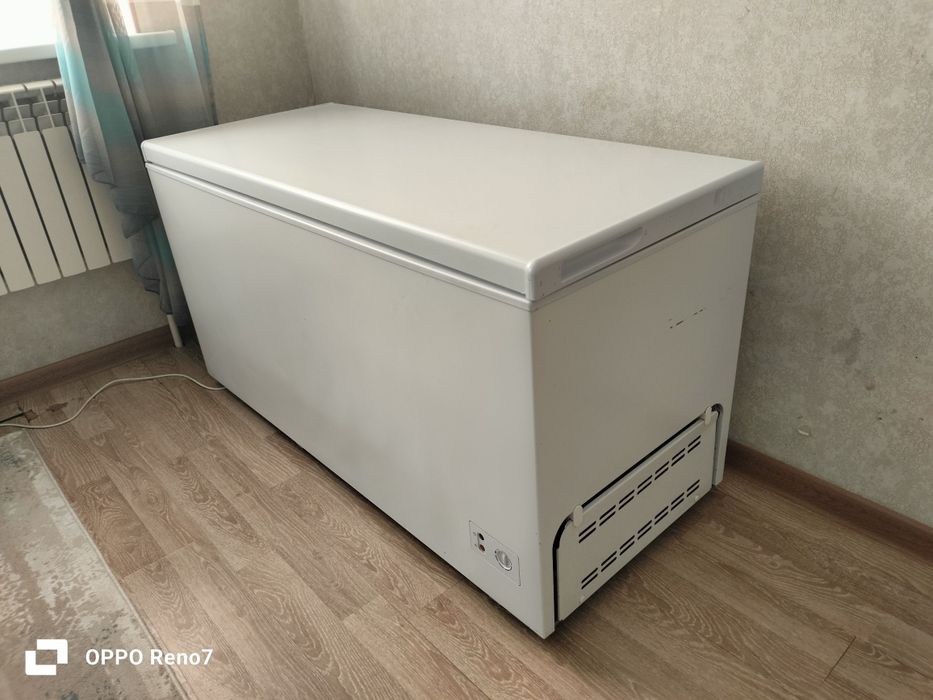Морозильник почти новая