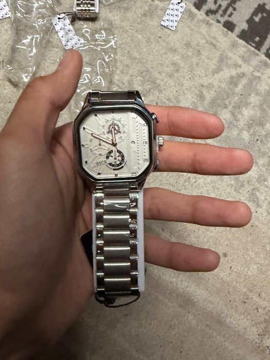 Часы в хорошом качестве