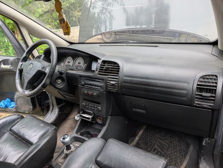 Opel Zafira OPC 2.0 Benzină