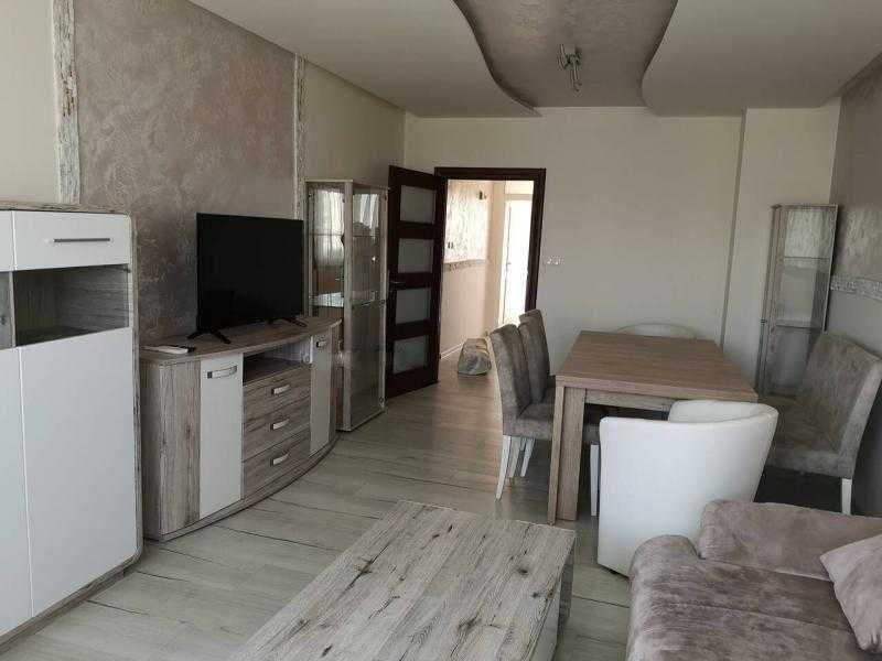 Лукс! Тристаен апартамент до зала Арена! След основен ремонт!