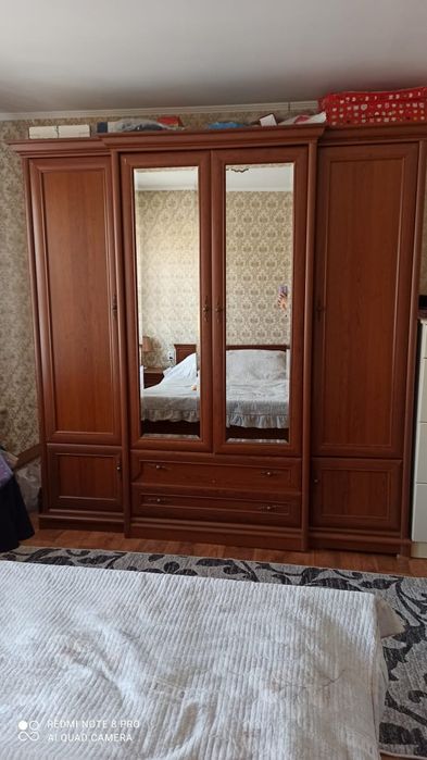 Продам спальный гарнитур