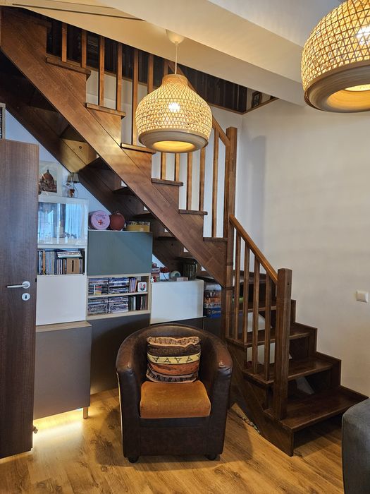 Apartament Dristor cu scara interioara