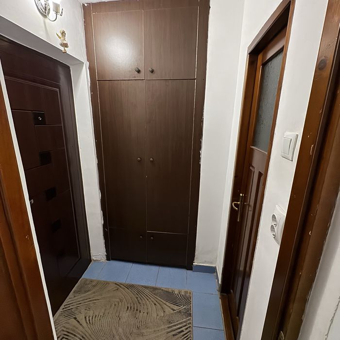 Închiriez garsonieră/ Parter/Zona Zamca/