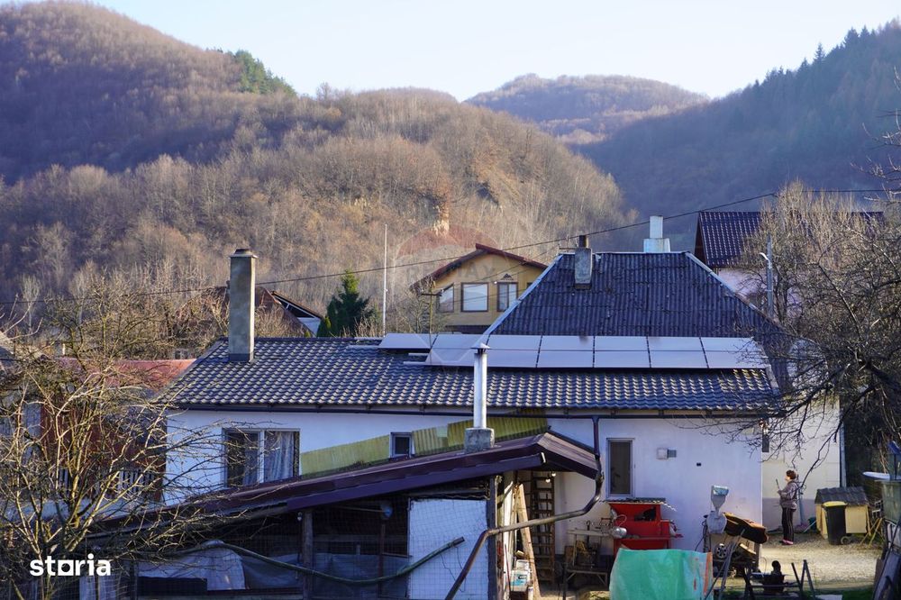 Proprietate cu 2 Case și Teren Generos – Str. Câmpu Negru