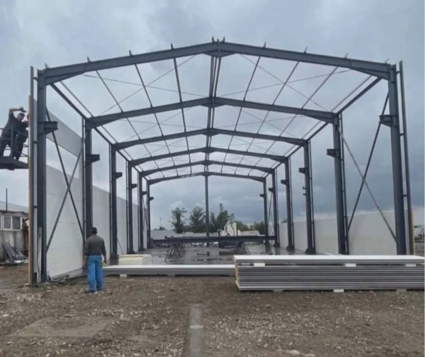 Vand hale metalice la super preț-calitate