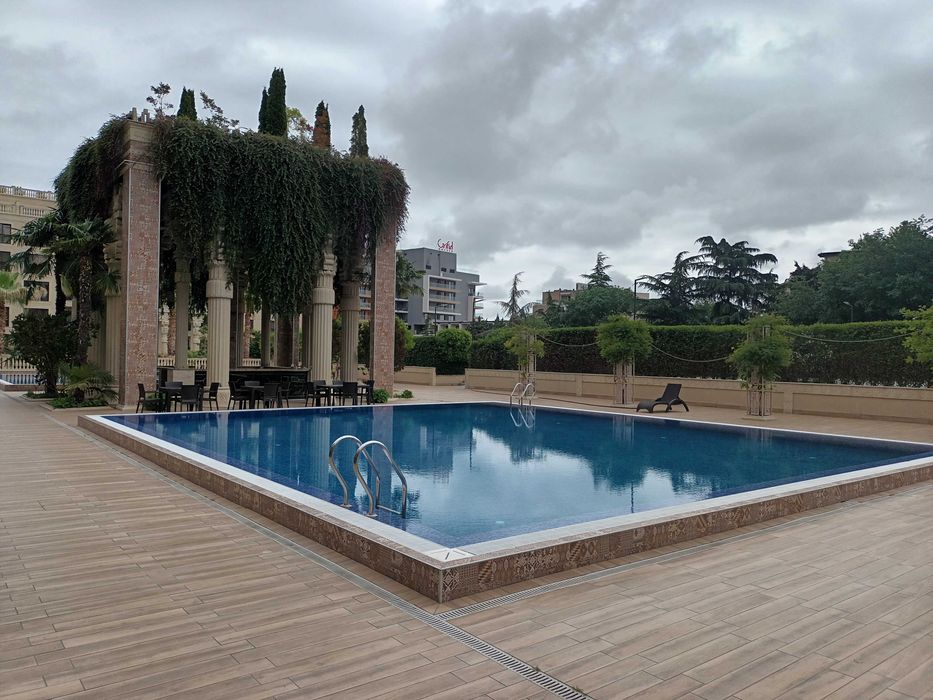 Отдава под наем апартамент