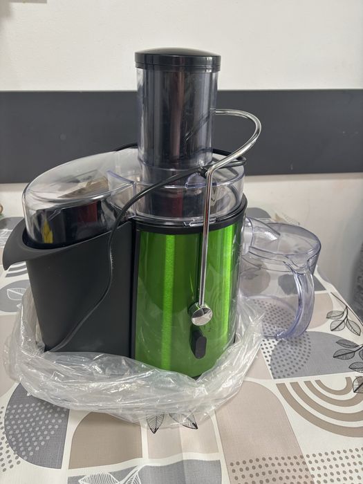 Storcator de fructe si legume Heinner XF-1000RD, 1000 W, Recipient suc 1 l, Recipient pulpa 2 l, 2 Viteze, Tub de alimentare 75 mm, verde .