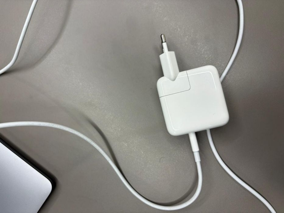 MacBook  Air 13-inch