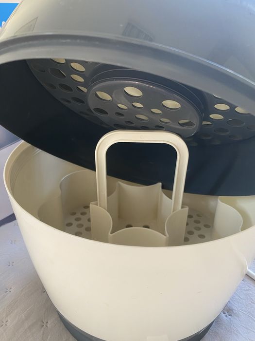 Стерилизатор за бебешка посуда MAM