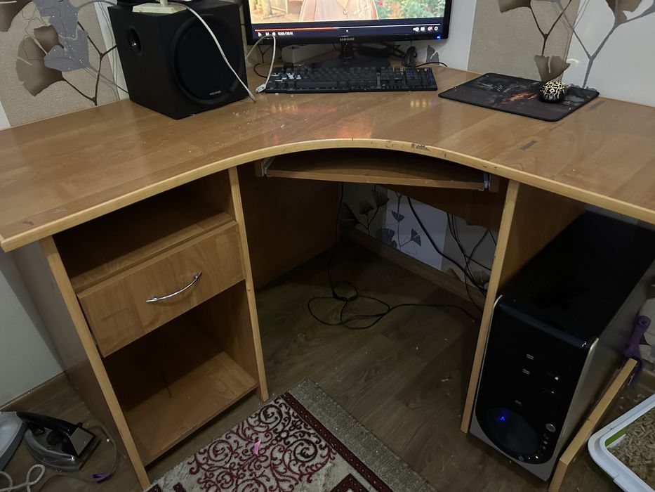 компьютерный стол