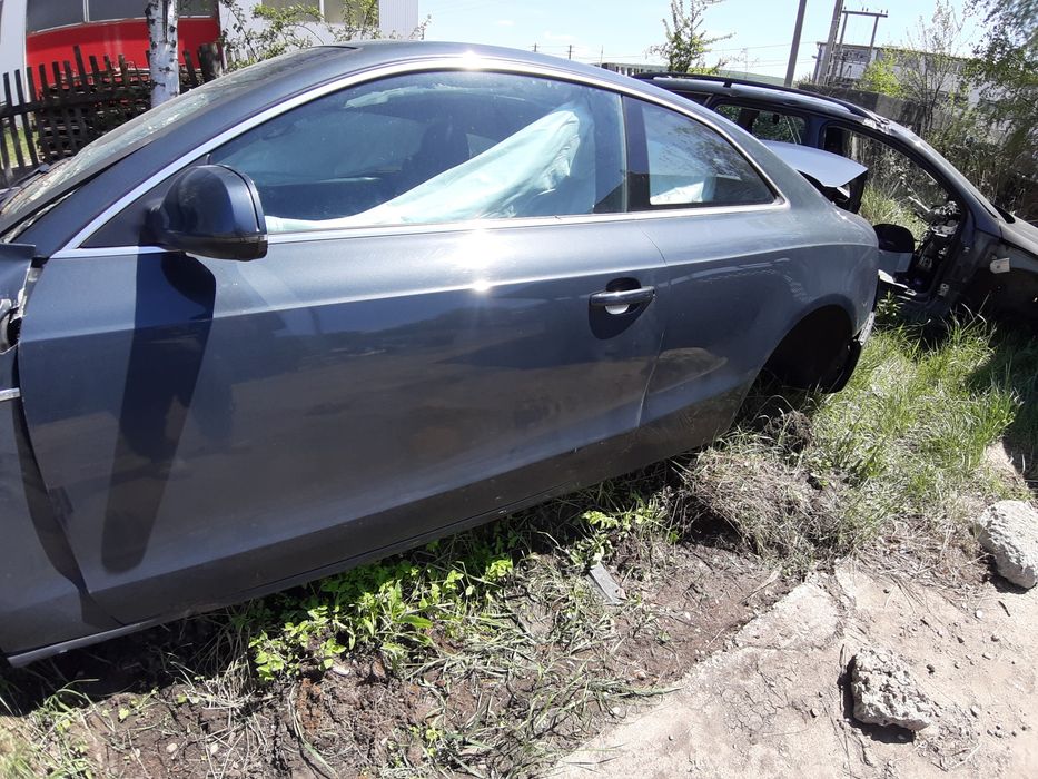 Usa usi Audi A5 coupe cod culoare LZ7H