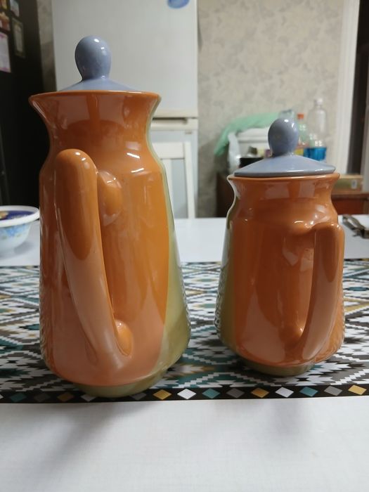 Продам молочница,чайник керамические