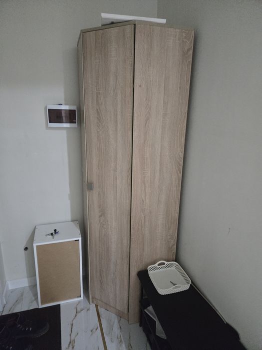 Угловой шкаф в прихожую