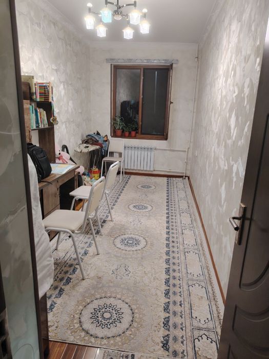 3 xonali 70 kv2 uy sotiladi