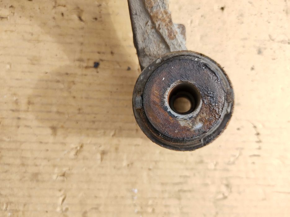 Преден Десен Носач Mercedes E class W211 4Matic Tmodel 2008 320CDI