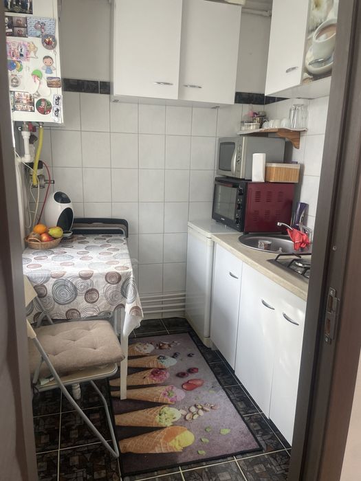 Vand apartament 2 camere