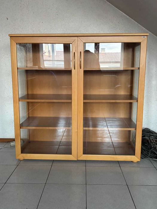 Мебели от масивно дърво