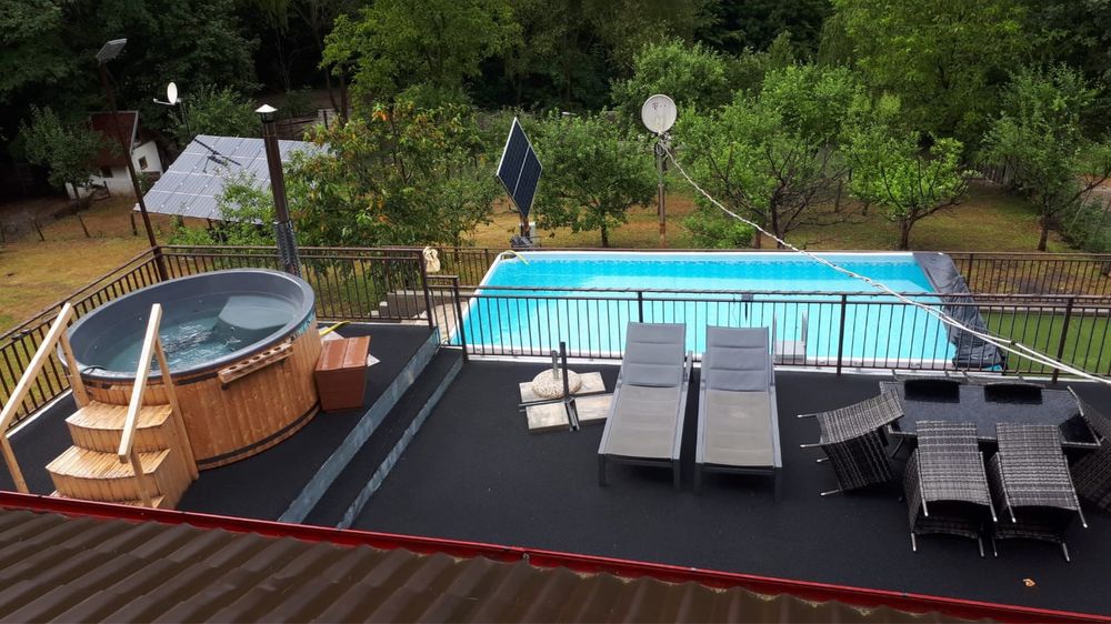Piscina cu cadru metalic