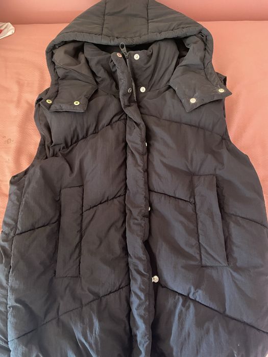 Дълъг елек с качулка на Bershka