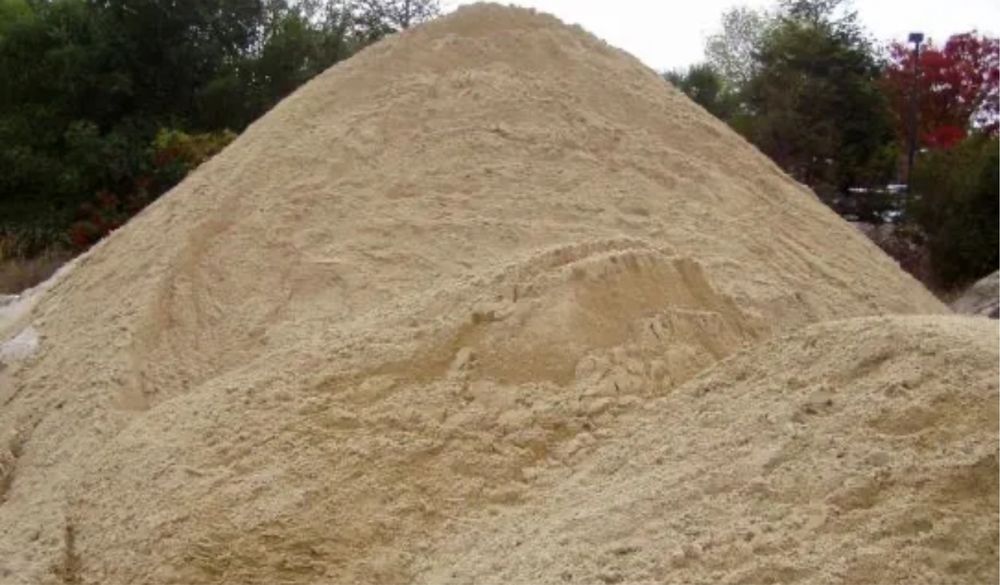 Piatra nisip balastru pamant vegetal