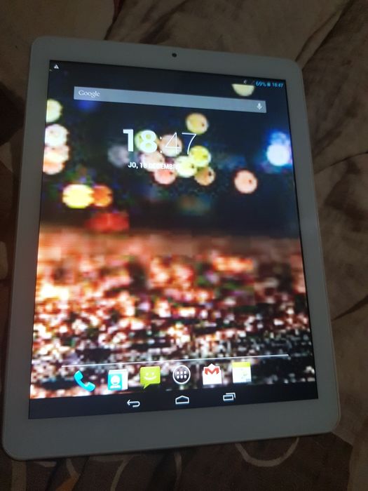 40 Lei. Tableta mare cu Sim si Card 10.1 inch. Fara incarcator. Italia