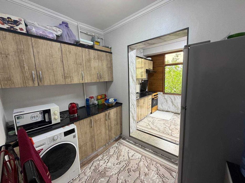 Продаётся 3х комн квартира на 2 этаже Ор-р 6 микрорайон Лавита