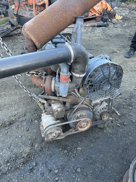 Motor V M. În 4 pistiane