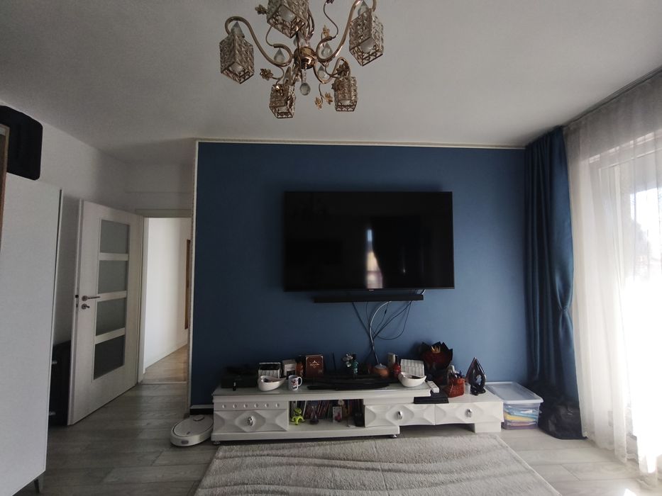 Vând apartament cu 2 cam mobilat/utilat+ parcare — fotografia 1