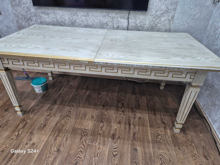 Продам стол и стулья