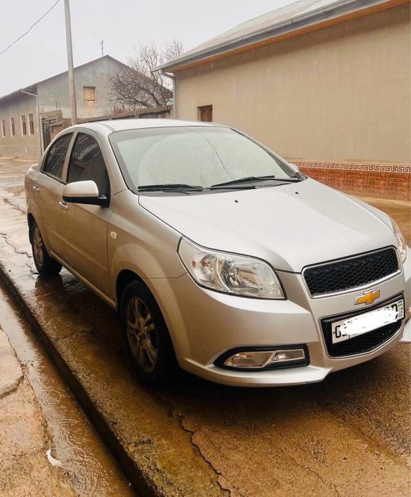 Нексия 3 сотилади