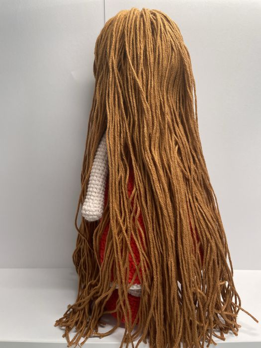 Păpușă Amigurumi croșetată manual