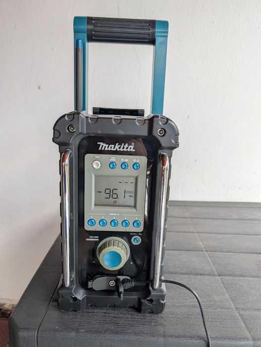 Radio stereo Makita de santier