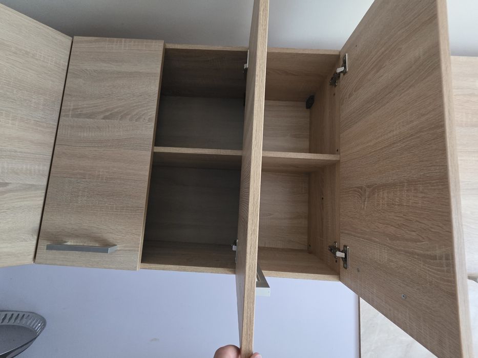 Кухня с вградена печка с фурна