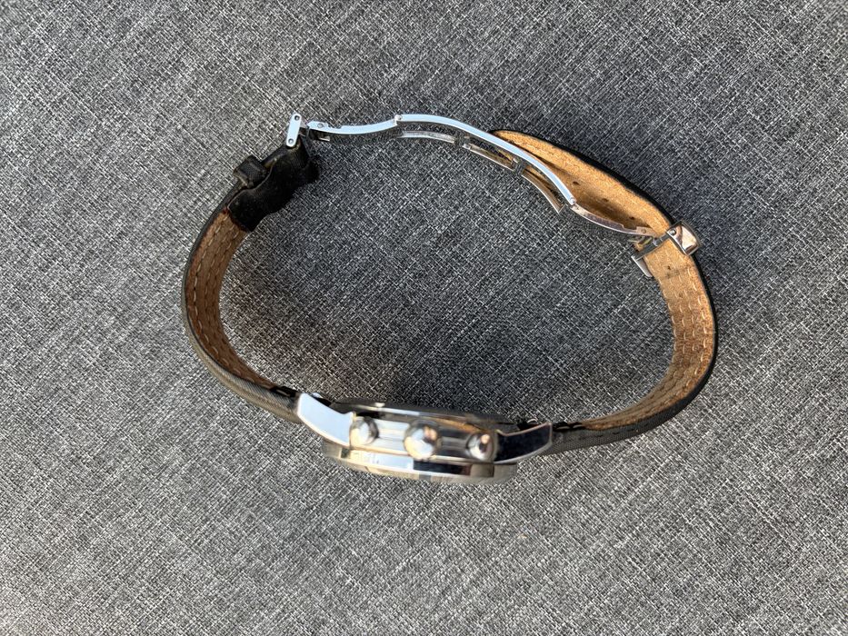 Tissot PRS 200 Chronograph – cadran negru rar, ace galbene, brățară sport, stare foarte bună