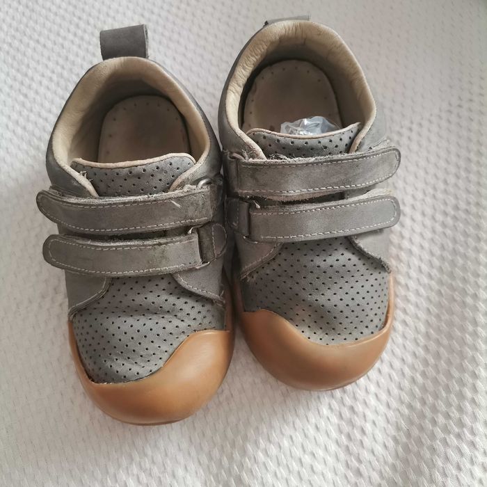 Отдам даром детскую обувь