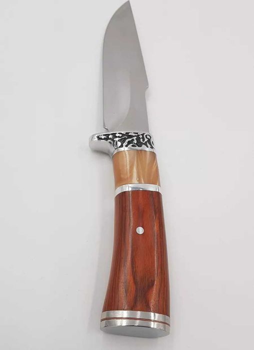 Cuțit Sârbesc, Oțel inoxidabil cu garda prindere, teaca piele