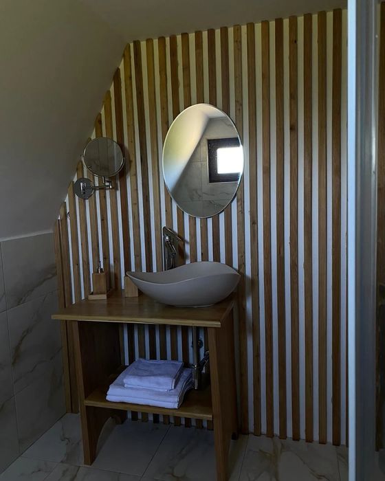 Lacul Surduc/ CabanA-lupu (A frame) de inchiriat + Ciubar