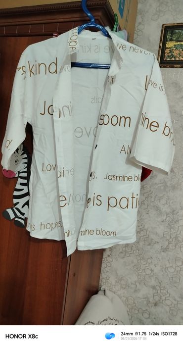 Продаю женские вещи в отличном состоянии очень красиво смотрится