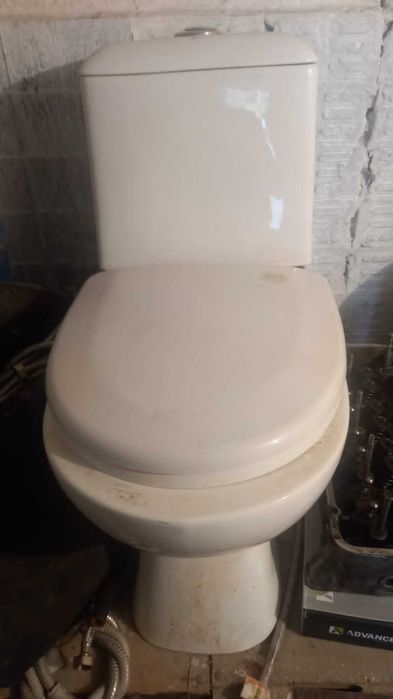 Продам унитаз в сборе