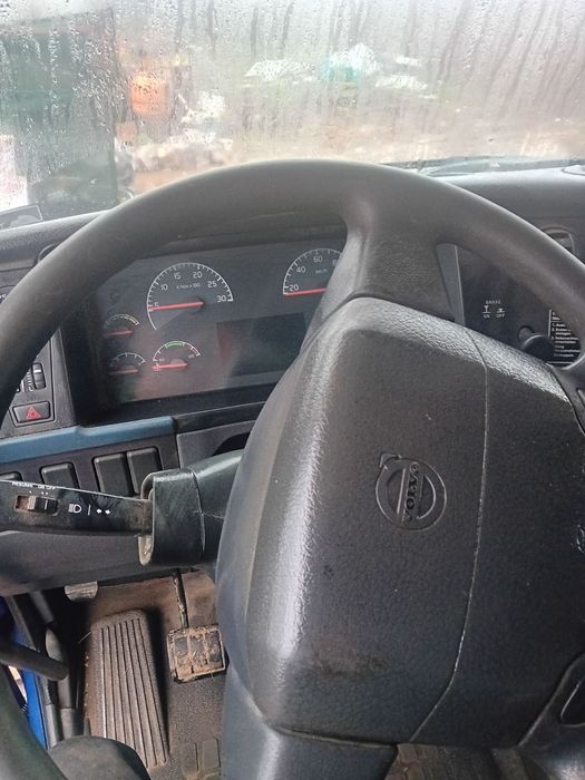 Продава се камион